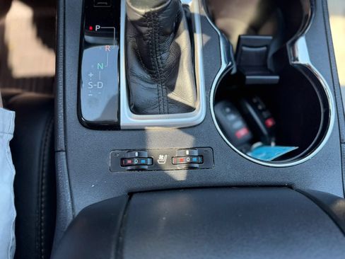 Used 2018 Toyota Highlander Limited AWD/4WD image 20