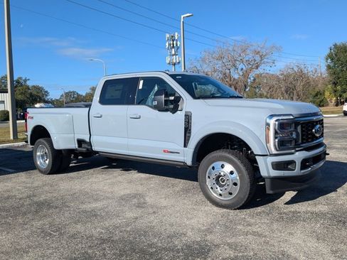 New 2026 Ford F450 Platinum w/ FX4 Off-Road Package image 3