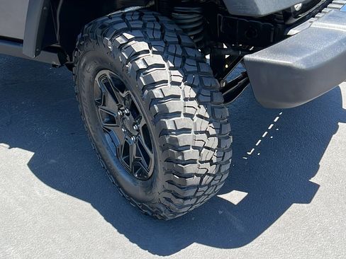 Used 2017 Jeep Wrangler Sport AWD/4WD image 12