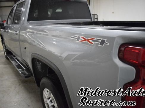 Used 2025 Chevrolet Silverado 2500 LT w/ Convenience Package image 3
