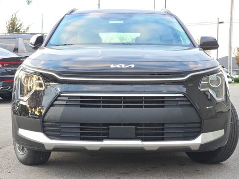 New 2025 Kia Niro EX image 3