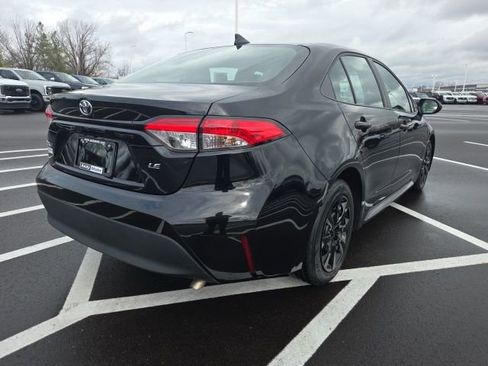 Used 2025 Toyota Corolla LE image 8