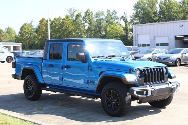 Used 2022 Jeep Gladiator Sport AWD/4WD image 8