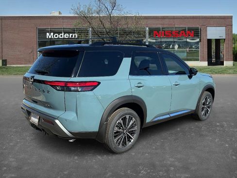 New 2026 Nissan Pathfinder Platinum image 4
