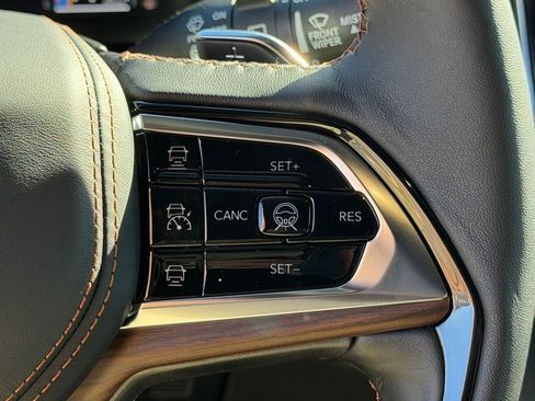 New 2025 Jeep Grand Cherokee Summit image 17