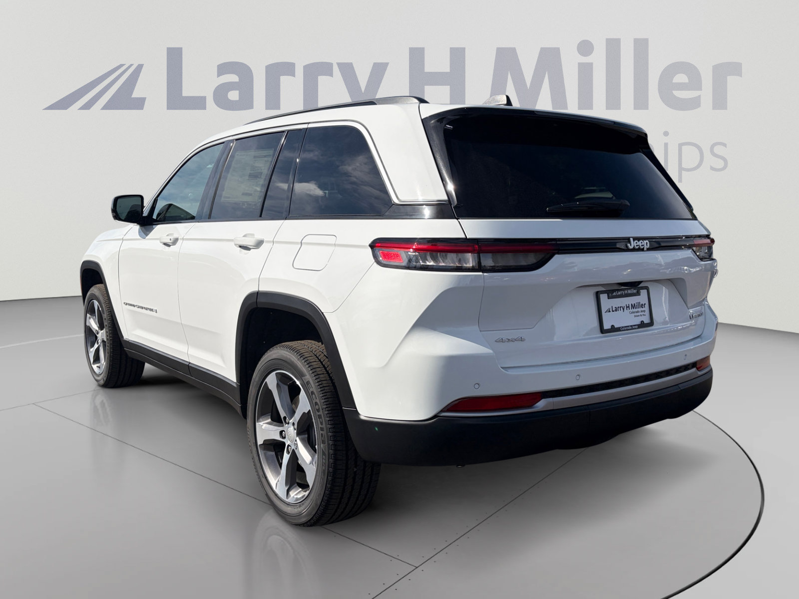 New 2026 Jeep Grand Cherokee Limited AWD/4WD image 3