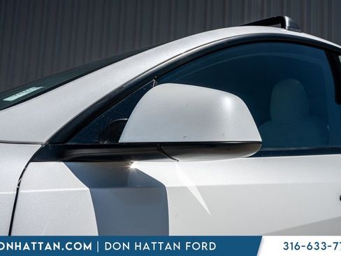 Used 2021 Tesla Model Y Long Range AWD/4WD image 24