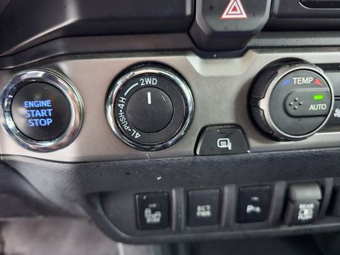 Used 2022 Toyota Tacoma Limited AWD/4WD image 23