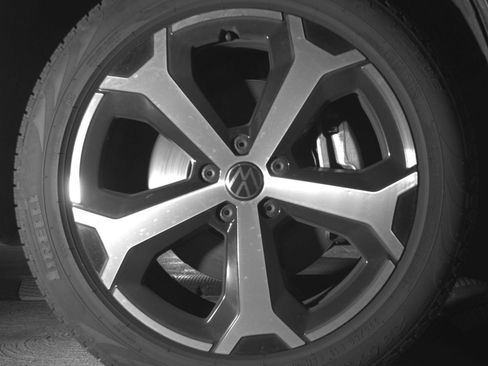 Used 2026 Volkswagen Tiguan SE AWD/4WD image 13