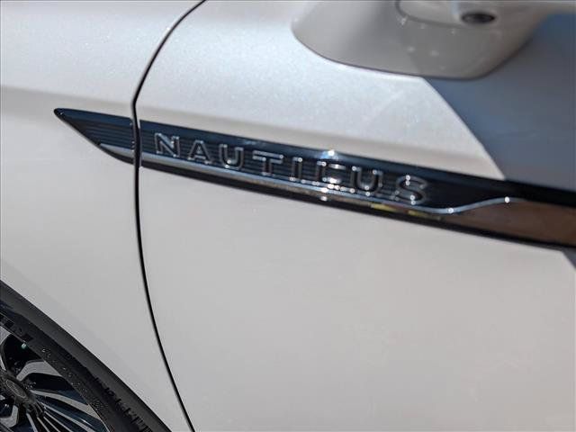 Used 2019 Lincoln Nautilus Black Label AWD/4WD image 10