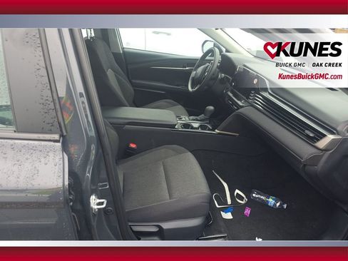 Used 2025 Toyota Camry Hybrid image 23