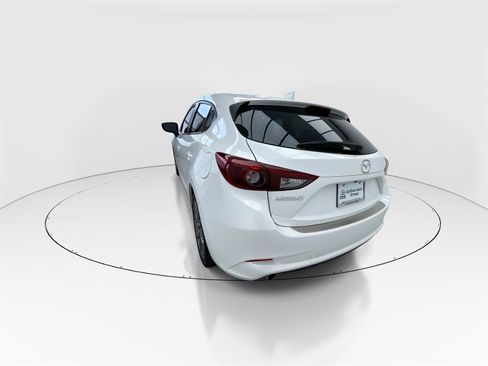 Used 2018 MAZDA MAZDA3 Grand Touring image 6