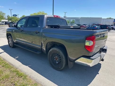 Used 2019 Toyota Tundra SR5 w/ SR5 Upgrade Package AWD/4WD image 11