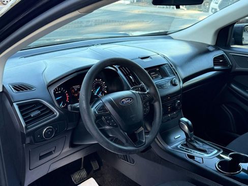 Used 2017 Ford Edge SE image 19