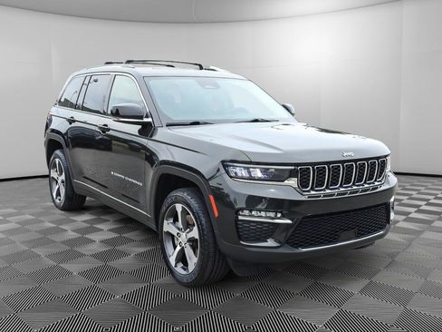 Used 2023 Jeep Grand Cherokee 4WD 4xe image 9