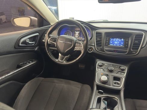 Used 2015 Chrysler 200 Limited w/ Convenience Group image 15
