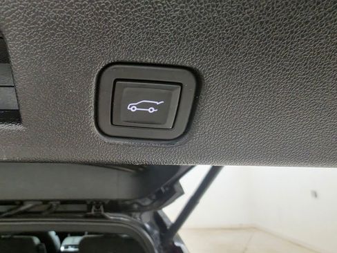 Used 2025 Chevrolet Traverse Z71 AWD/4WD image 8