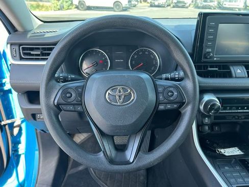 Used 2021 Toyota RAV4 XLE AWD/4WD image 19