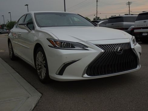 Used 2019 Lexus ES 350 w/ Premium Package FWD image 6