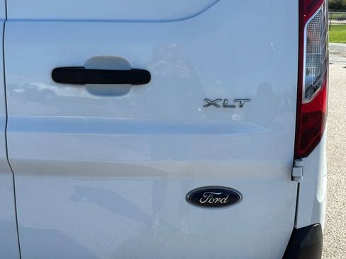 Used 2023 Ford Transit Connect XLT image 5