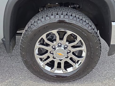 Used 2024 Chevrolet Silverado 2500 LTZ w/ LTZ Convenience Package AWD/4WD image 7