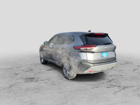 Used 2023 Nissan Rogue S image 6
