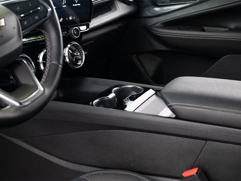 Used 2024 Chevrolet Blazer EV LT image 33