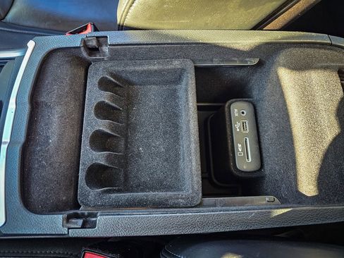 Used 2016 Chrysler 300 Limited image 27