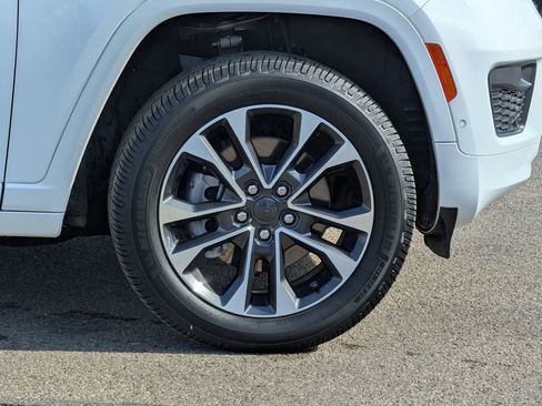 Used 2023 Jeep Grand Cherokee L Overland w/ Advanced Protech Group III image 9