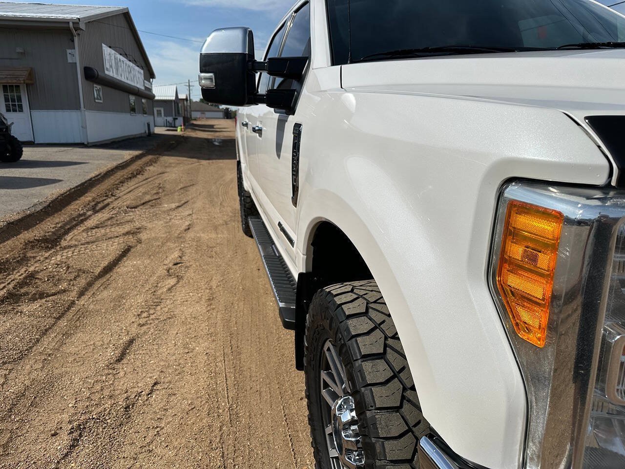 Used 2017 Ford F250 Lariat w/ Chrome Package AWD/4WD image 31