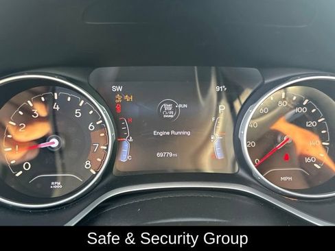 Used 2017 Jeep Compass Latitude w/ Popular Equipment Group AWD/4WD image 3