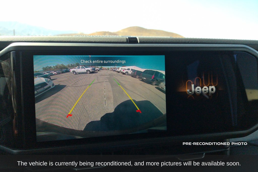 Used 2026 Jeep Wrangler Unlimited Sahara AWD/4WD image 17