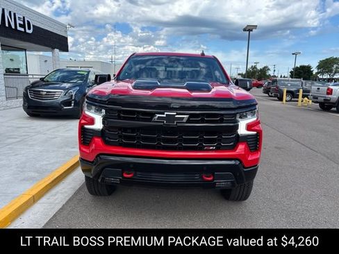 Used 2024 Chevrolet Silverado 1500 LT Trail Boss w/ LT Trail Boss Premium Package AWD/4WD image 3