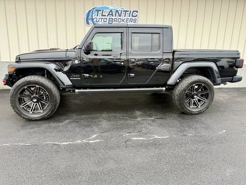 Used 2021 Jeep Gladiator Overland w/ Popular Equipment Package image 2