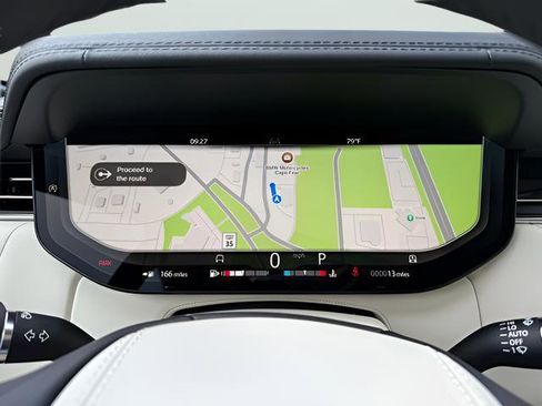 New 2025 Land Rover Range Rover SE image 23