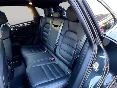 Used 2026 Porsche Macan AWD/4WD image 21
