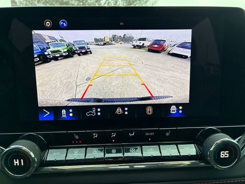 Used 2024 Chevrolet Colorado Z71 w/ Z71 Convenience Package 2 image 21