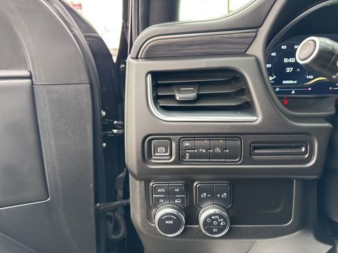 Used 2024 GMC Yukon SLT image 12