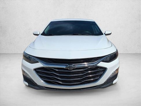 Used 2020 Chevrolet Malibu LT image 2