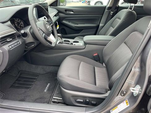 New 2025 Nissan Altima 2.5 SV w/ SV Premium Package image 19