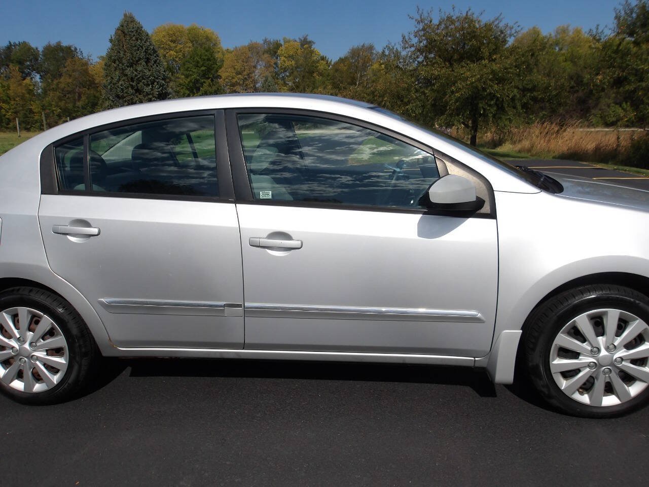 Used 2010 Nissan Sentra 2.0 S FWD image 29