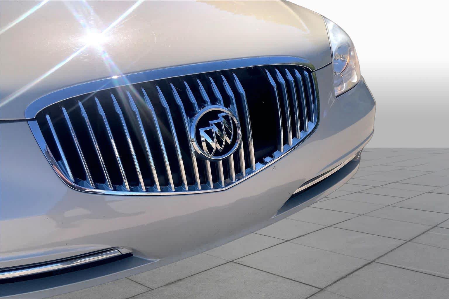 Used 2010 Buick Lucerne CXL FWD image 27