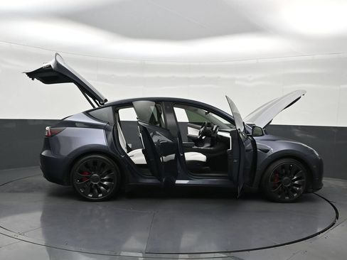 Used 2022 Tesla Model Y Performance AWD/4WD image 31