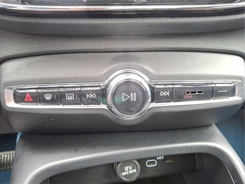 Certified 2022 Volvo C40 P8 Recharge Ultimate image 15