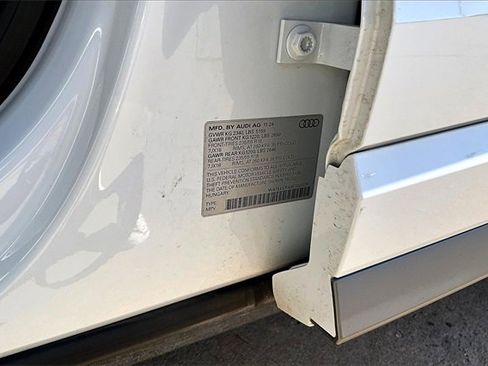 Certified 2025 Audi Q3 2.0T Premium Plus w/ Premium Plus Package image 35