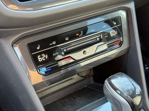 Used 2023 Volkswagen Tiguan SE R-Line image 34