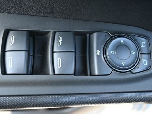 Used 2025 Chevrolet Silverado 1500 Custom image 11