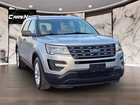 Used 2017 Ford Explorer FWD image 1