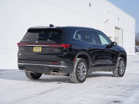 Used 2025 Buick Enclave Preferred image 3