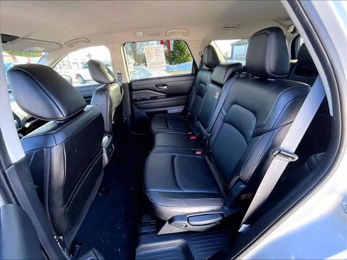Certified 2024 Nissan Pathfinder SL image 15
